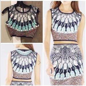 BCBGMaxAzria Tops - BCBG Mayim Batik Fans Crop Sweater BCBGMaxAzria Tops - BCBG Mayim Batik Fans Crop Sweater